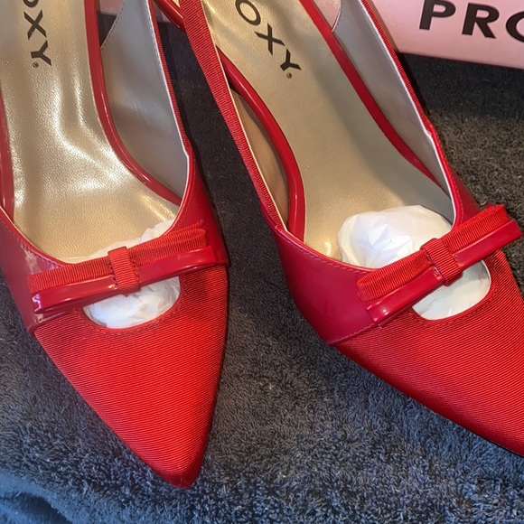 New Never Worn Proxy Red Ladies Heels Size 7 - Picture 3 of 11